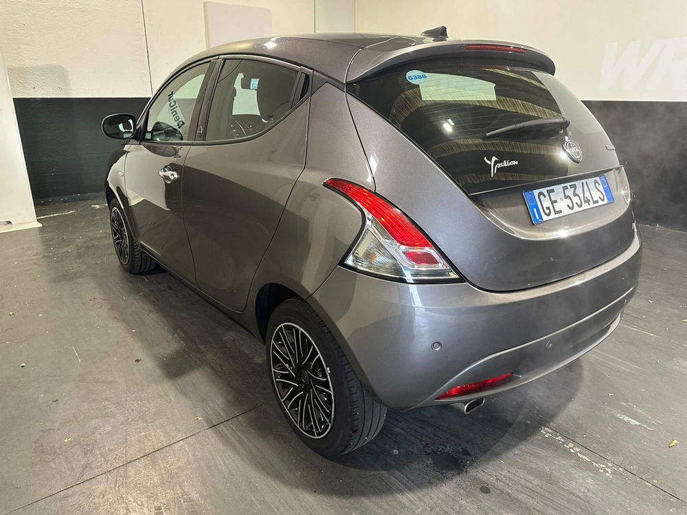 Lancia Ypsilon usata a Milano (4)