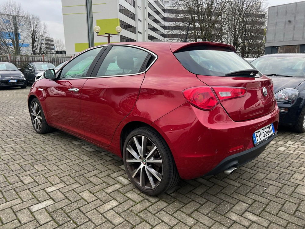 Alfa Romeo Giulietta usata a Milano (4)