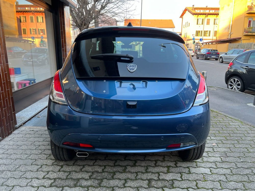 Lancia Ypsilon nuova a Milano (5)