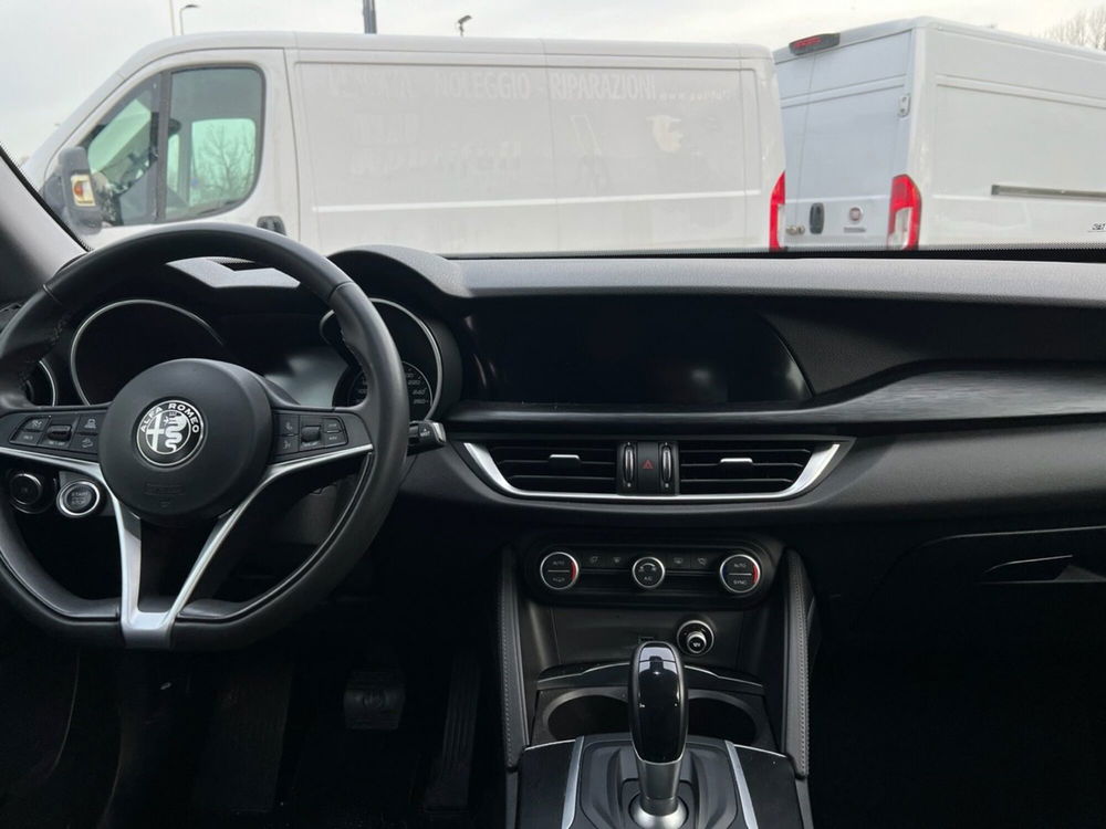 Alfa Romeo Stelvio usata a Milano (12)