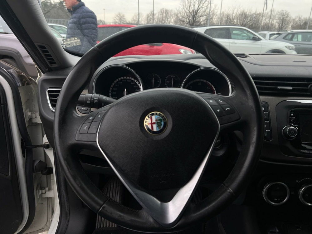 Alfa Romeo Giulietta usata a Milano (14)