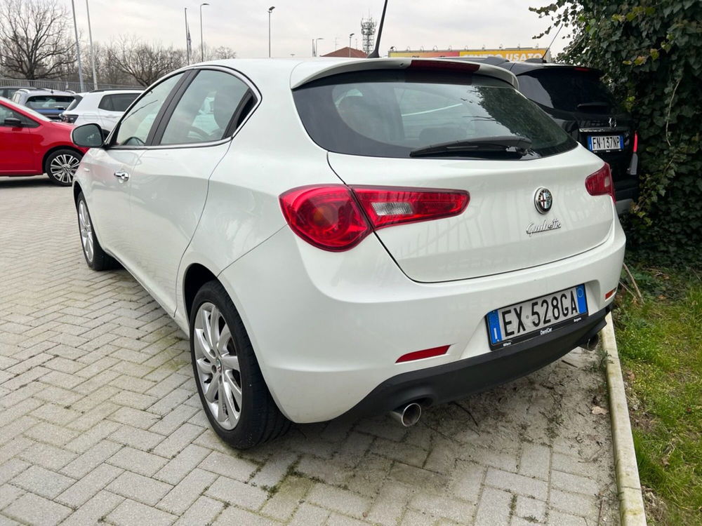 Alfa Romeo Giulietta usata a Milano (4)