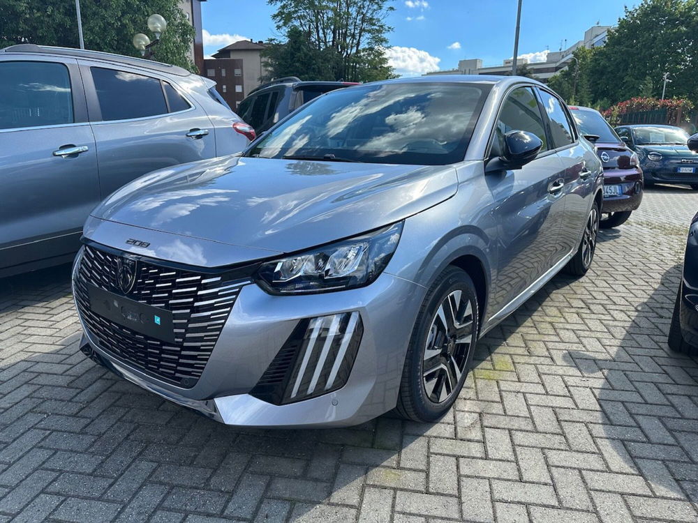 Peugeot 208 nuova a Milano