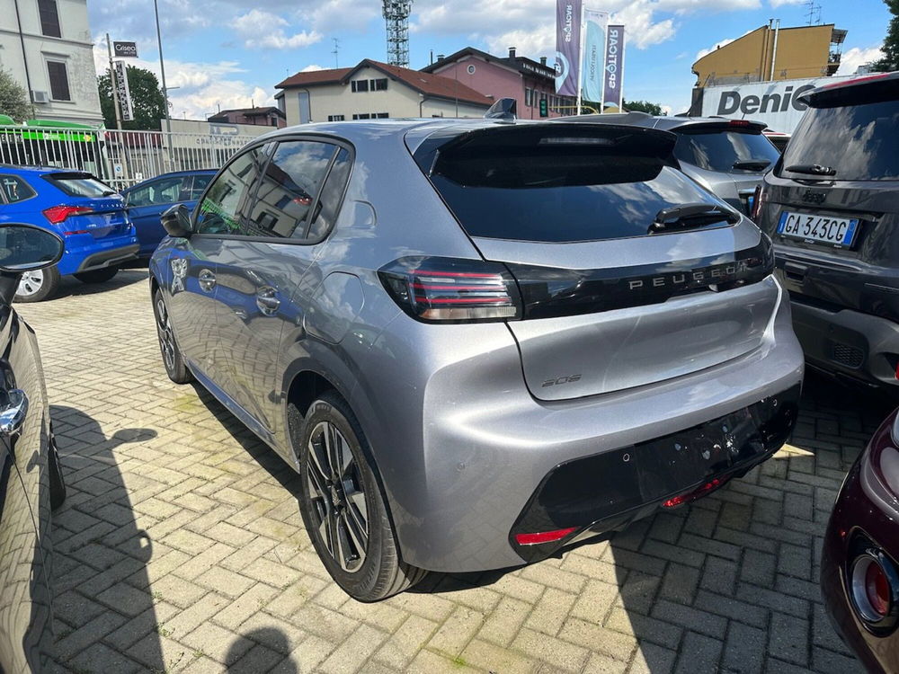 Peugeot 208 nuova a Milano (4)