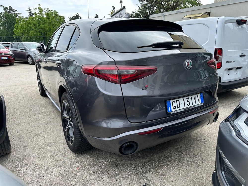 Alfa Romeo Stelvio usata a Milano (2)