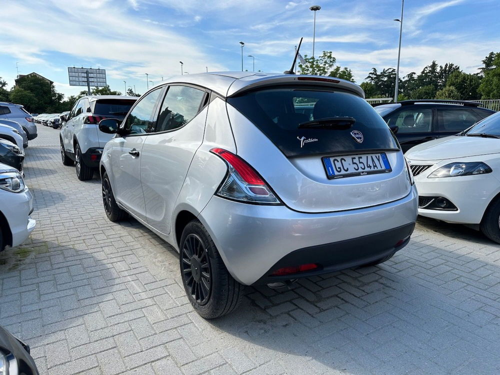 Lancia Ypsilon usata a Milano (4)