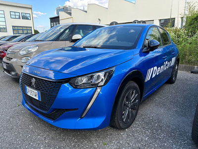 Peugeot 208 motore elettrico 136 CV 5 porte Allure Pack  del 2023 usata a Milano