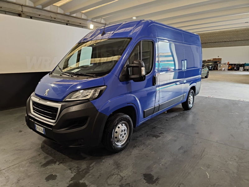 Peugeot Boxer Furgone 333 L2H2 2.2 bluehdi 140cv S&amp;S del 2022 usata a Milano