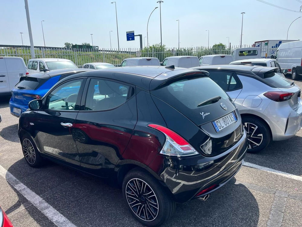 Lancia Ypsilon usata a Milano (6)