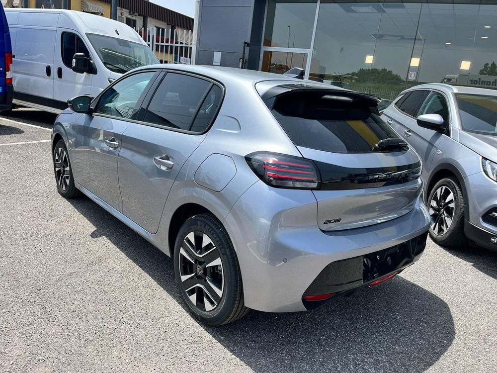 Peugeot 208 nuova a Milano (6)