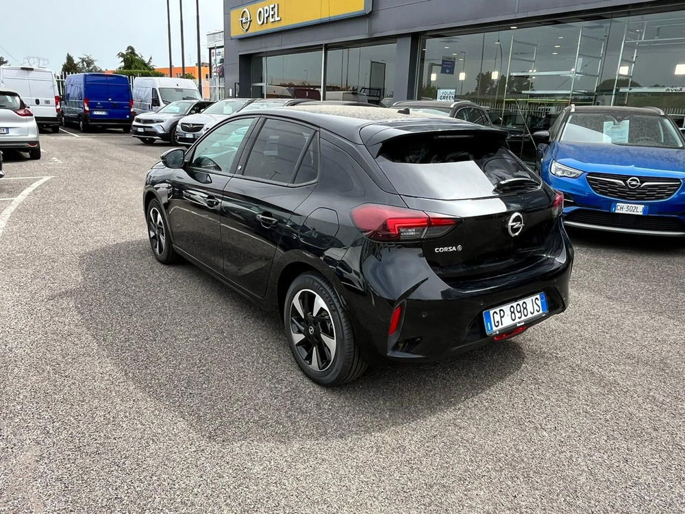 Opel Corsa-e nuova a Milano (6)