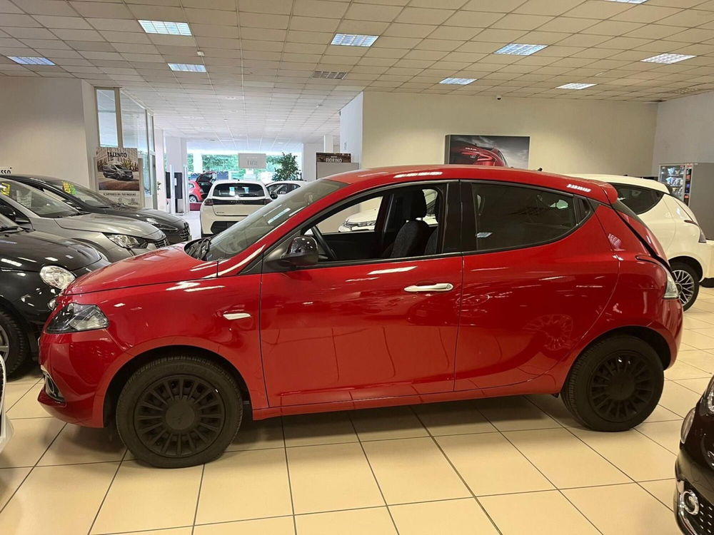 Lancia Ypsilon usata a Milano (4)