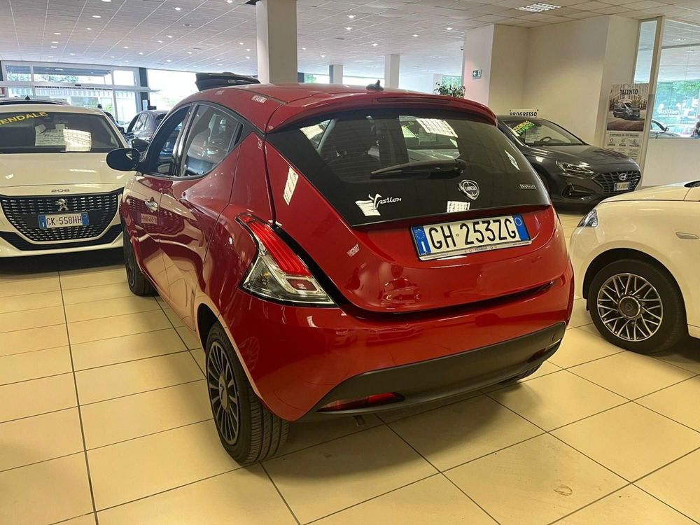 Lancia Ypsilon usata a Milano (5)