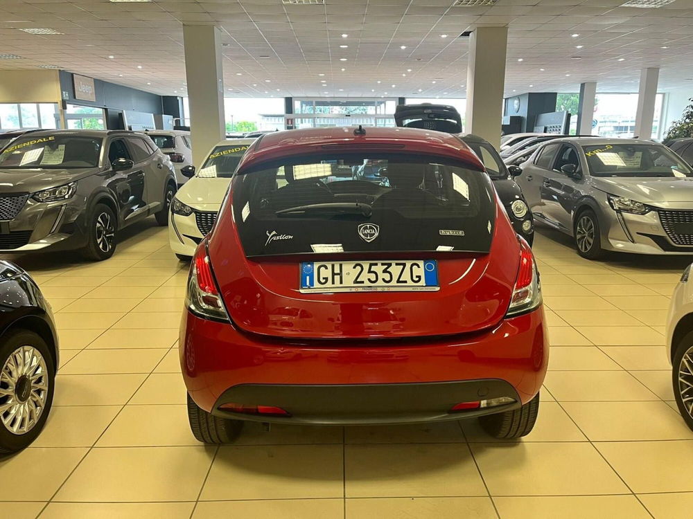 Lancia Ypsilon usata a Milano (7)