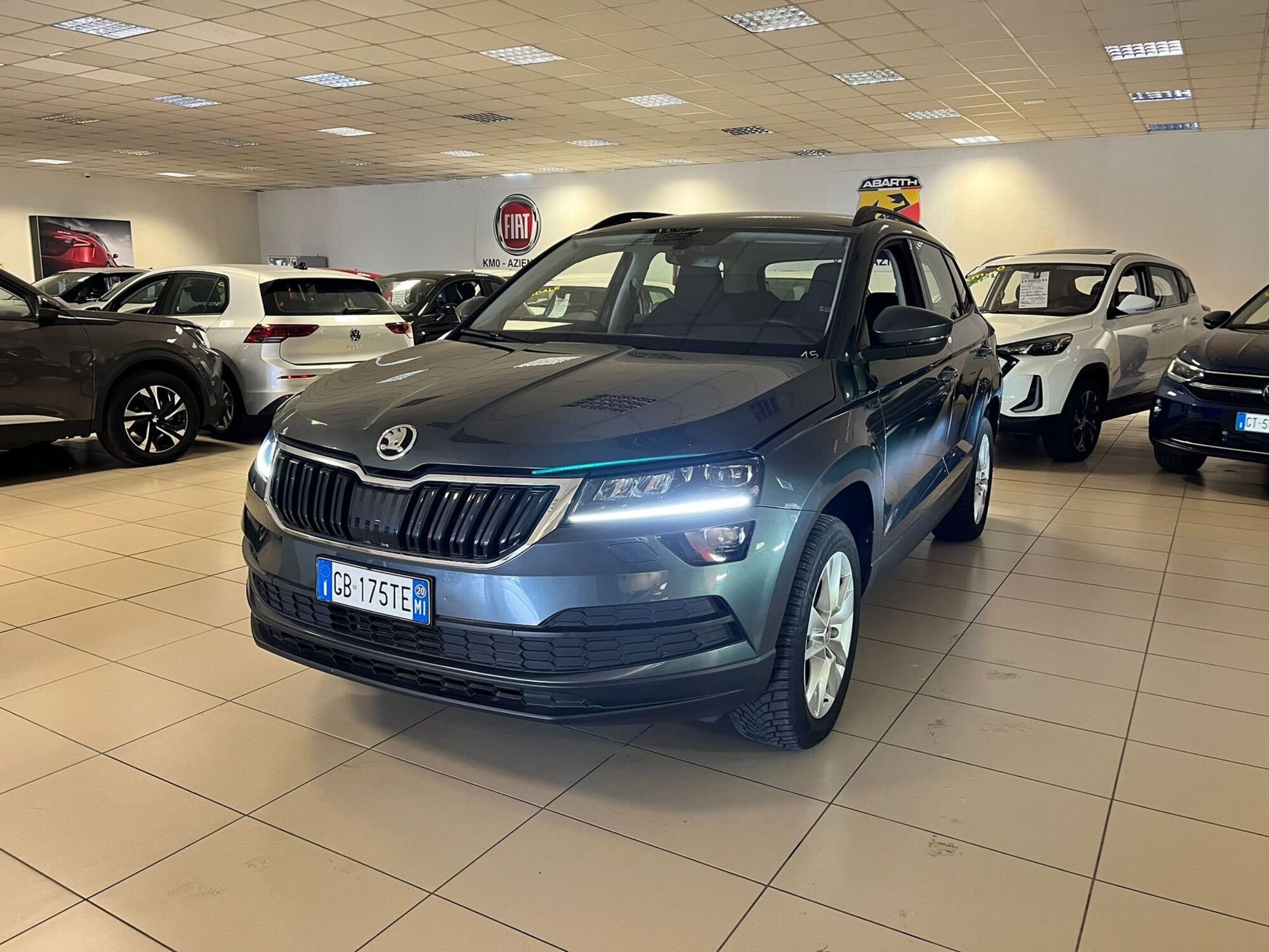 Skoda Karoq 1.0 TSI Ambition  del 2020 usata a Milano