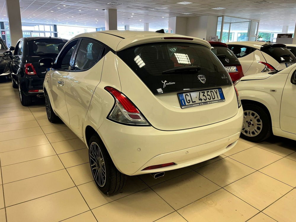 Lancia Ypsilon usata a Milano (4)