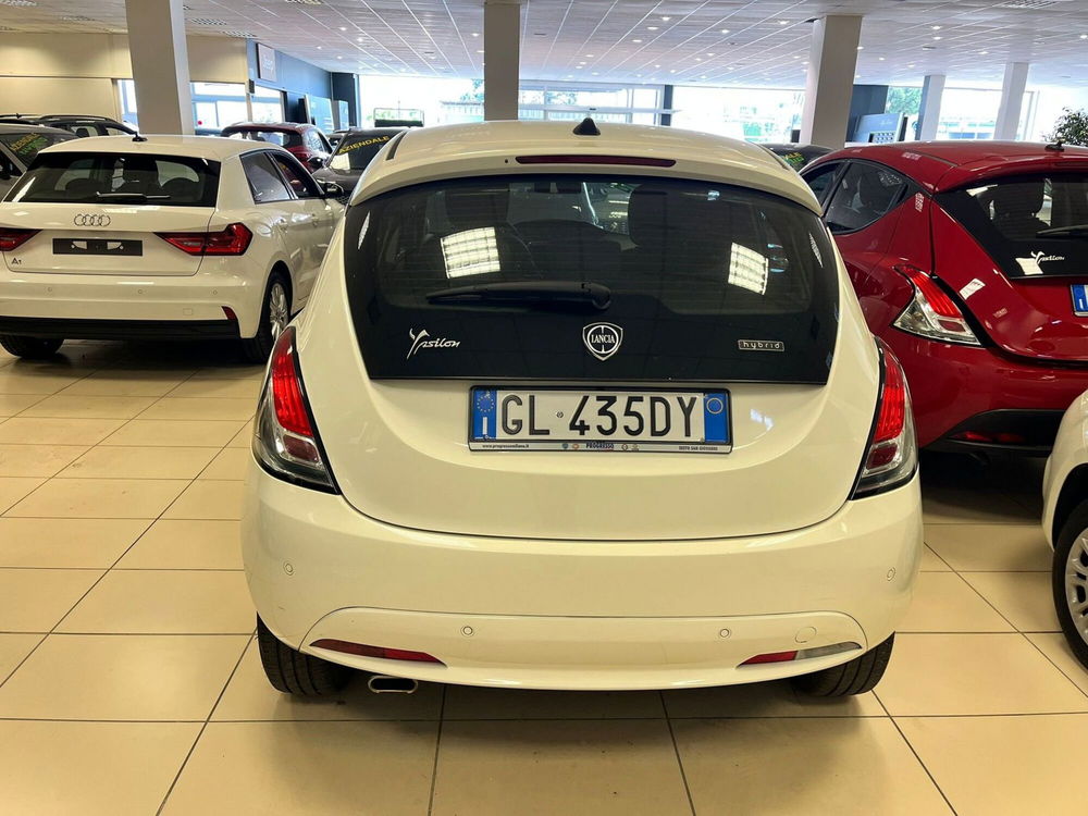 Lancia Ypsilon usata a Milano (6)