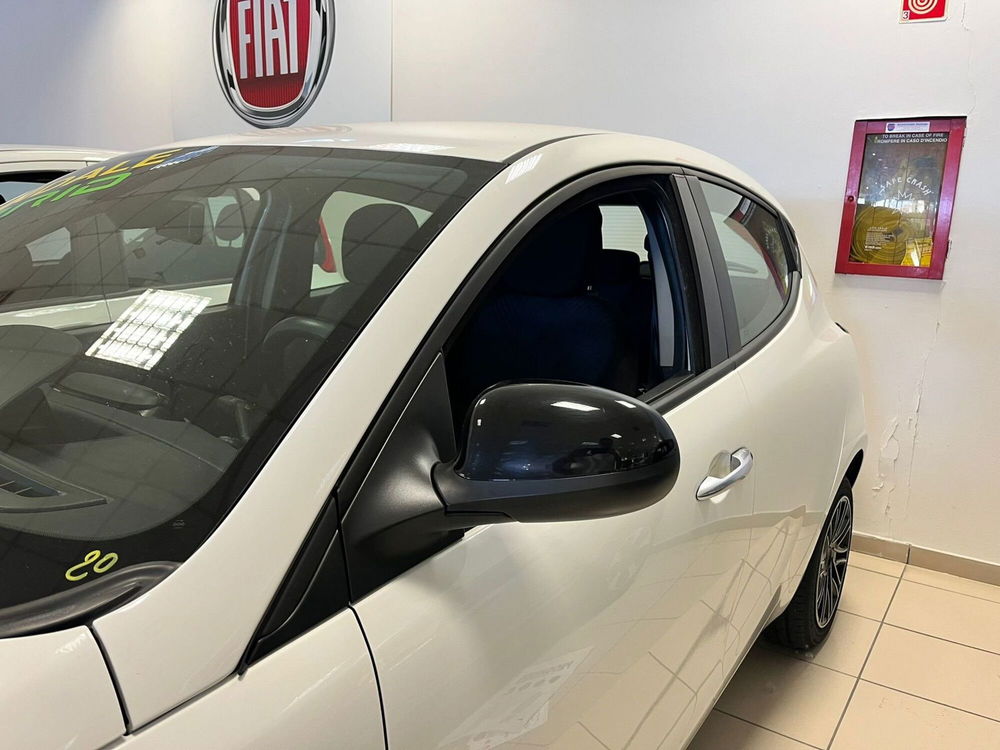 Lancia Ypsilon usata a Milano (8)