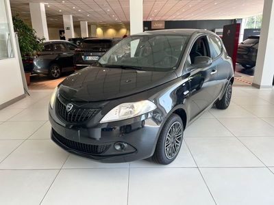 Lancia Ypsilon 1.0 FireFly 5 porte S&amp;S Hybrid Ecochic A. Ferretti nuova a Milano