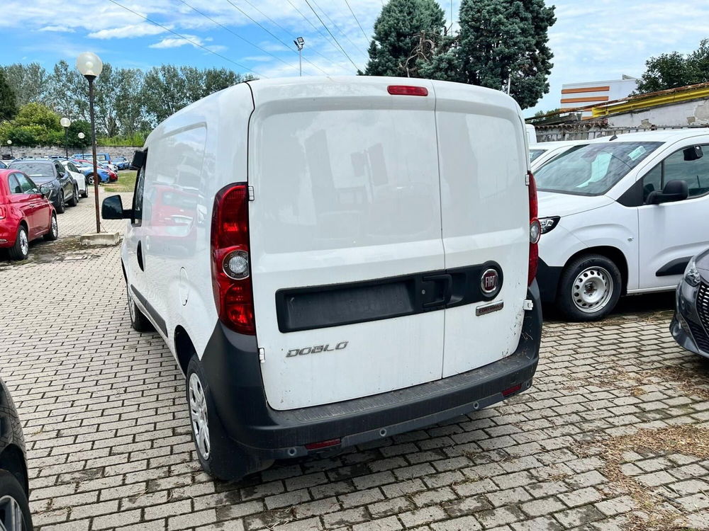 Fiat Doblò Furgone usata a Milano (6)