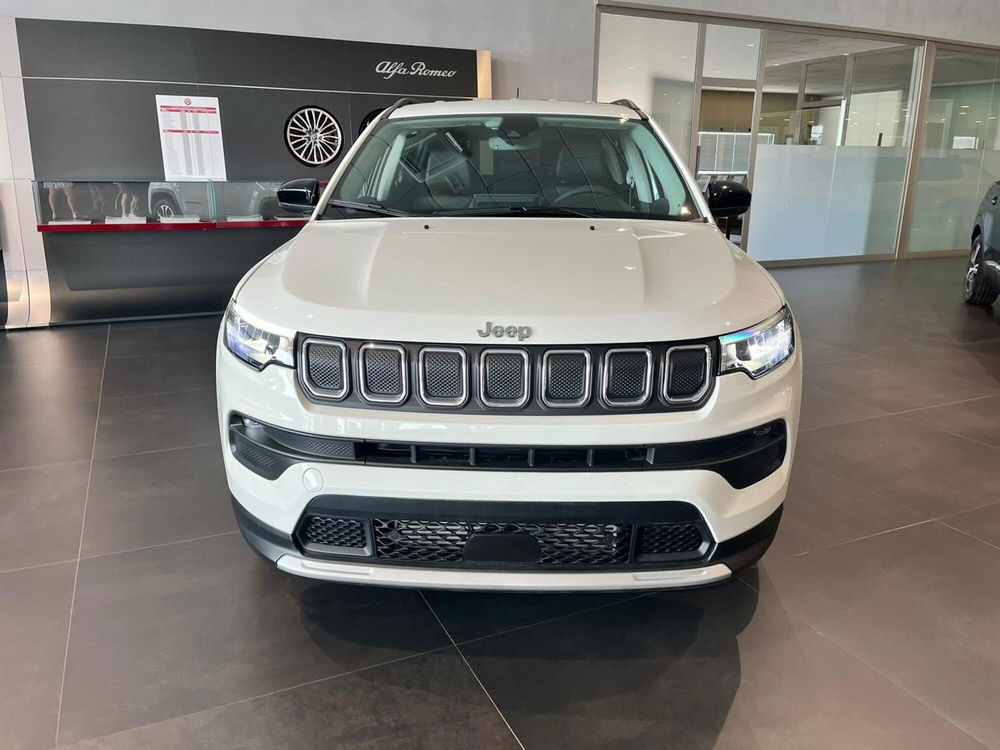 Jeep Compass nuova a Milano (2)