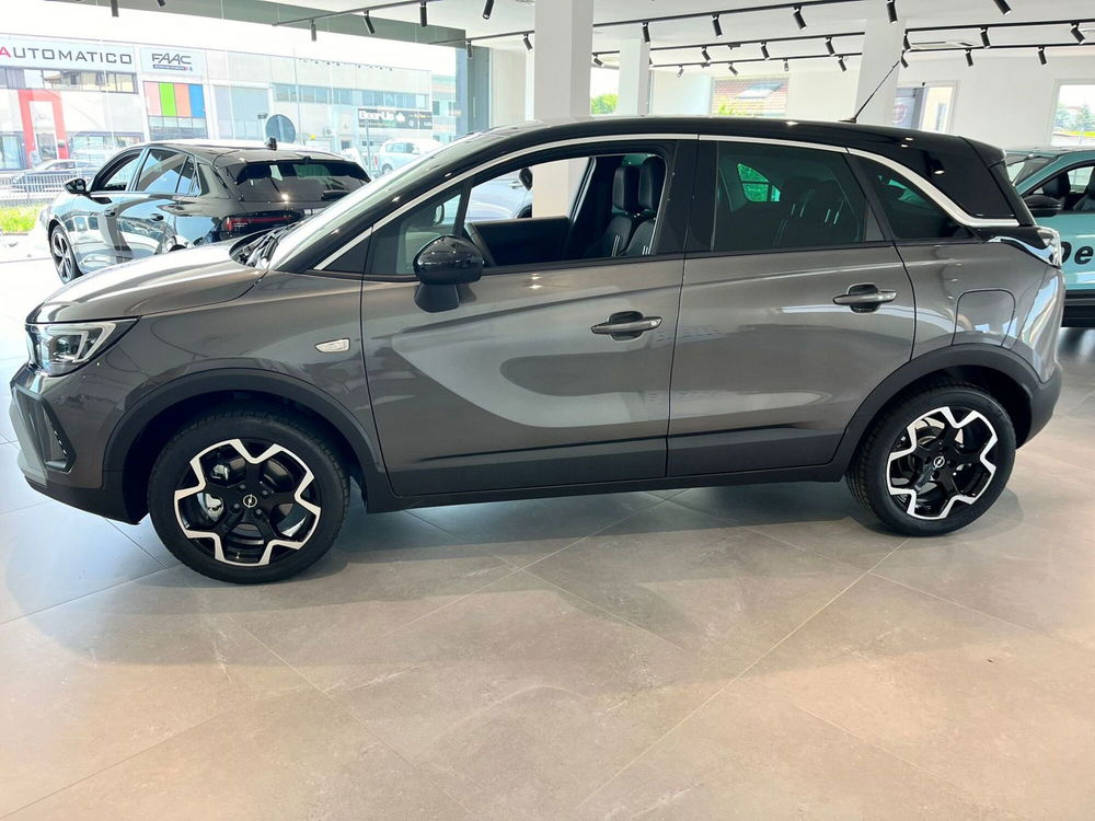 Opel Crossland nuova a Milano (2)