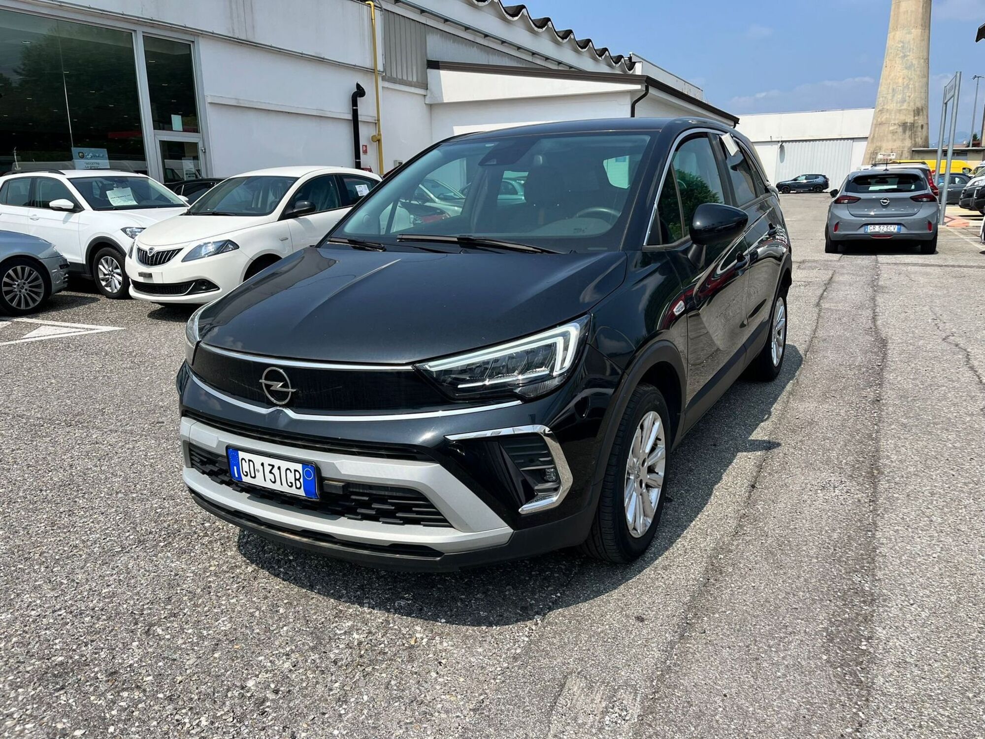 Opel Crossland 1.5 ecotec Elegance 110cv del 2021 usata a Milano