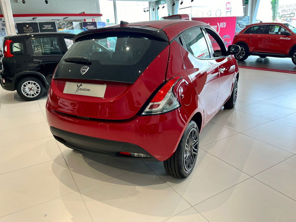 Lancia Ypsilon nuova a Milano (7)