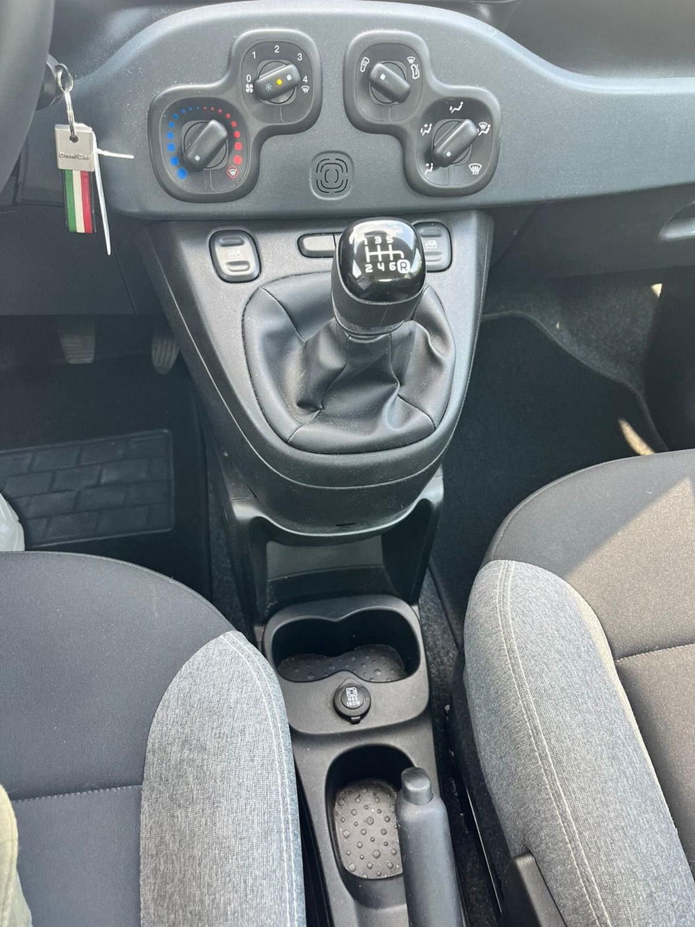 Fiat Panda Cross usata a Milano (16)