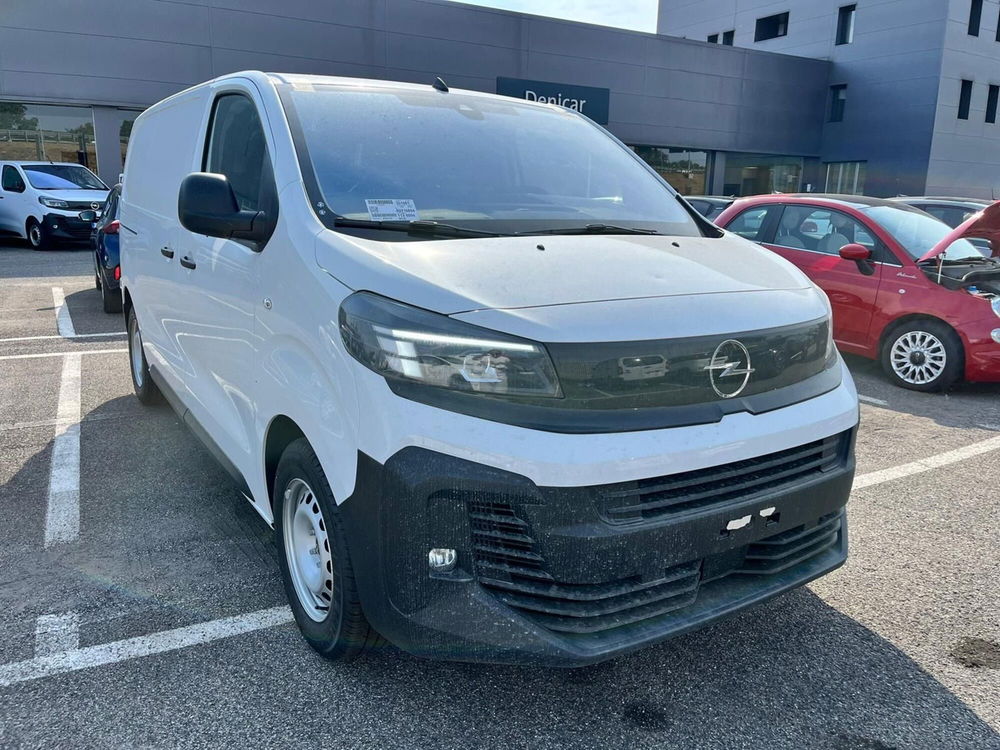 Opel Vivaro nuova a Milano (3)