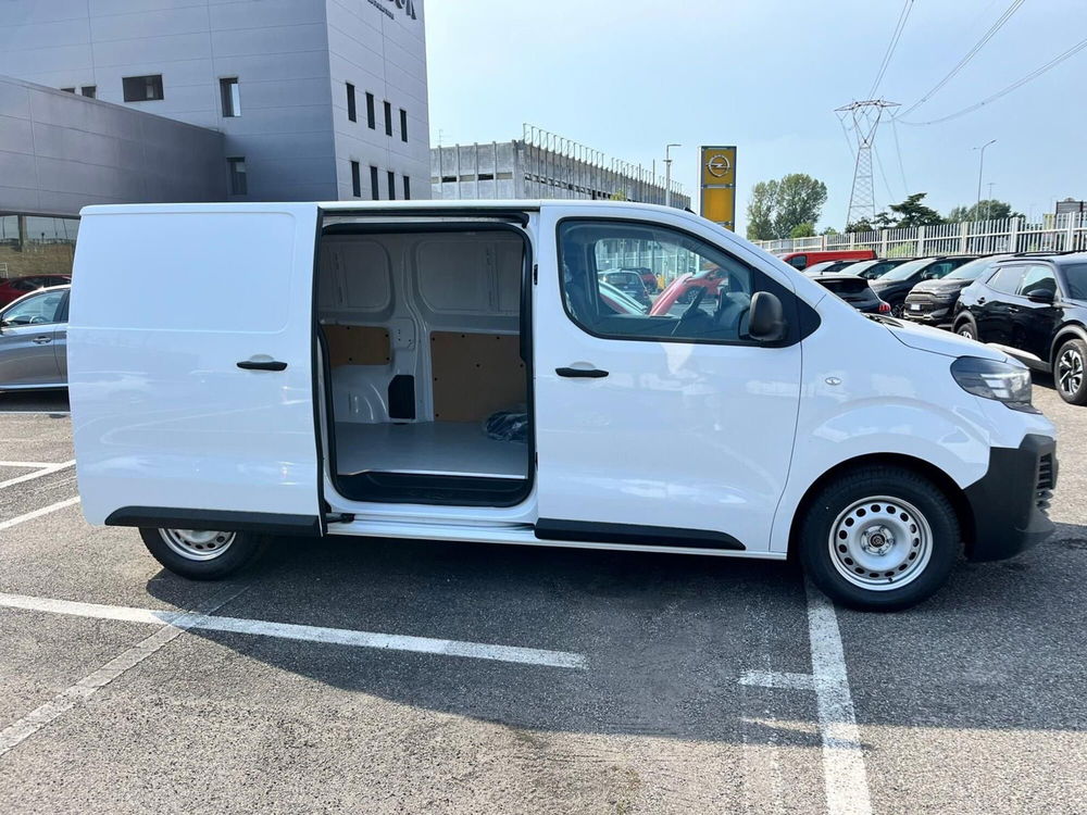 Opel Vivaro nuova a Milano (6)