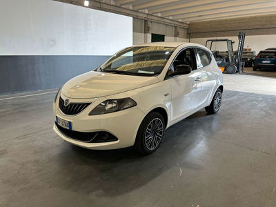 Lancia Ypsilon 1.0 FireFly 5 porte S&amp;S Hybrid Gold Plus del 2022 usata a Milano