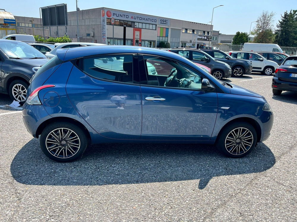 Lancia Ypsilon usata a Milano (4)