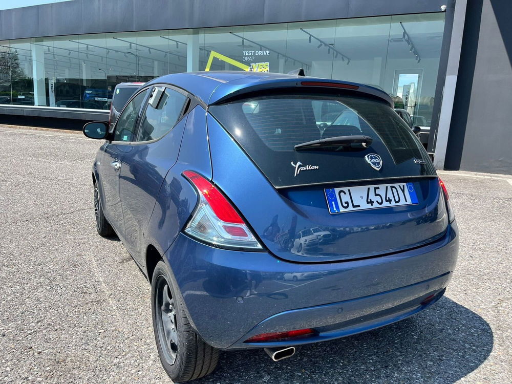 Lancia Ypsilon usata a Milano (5)