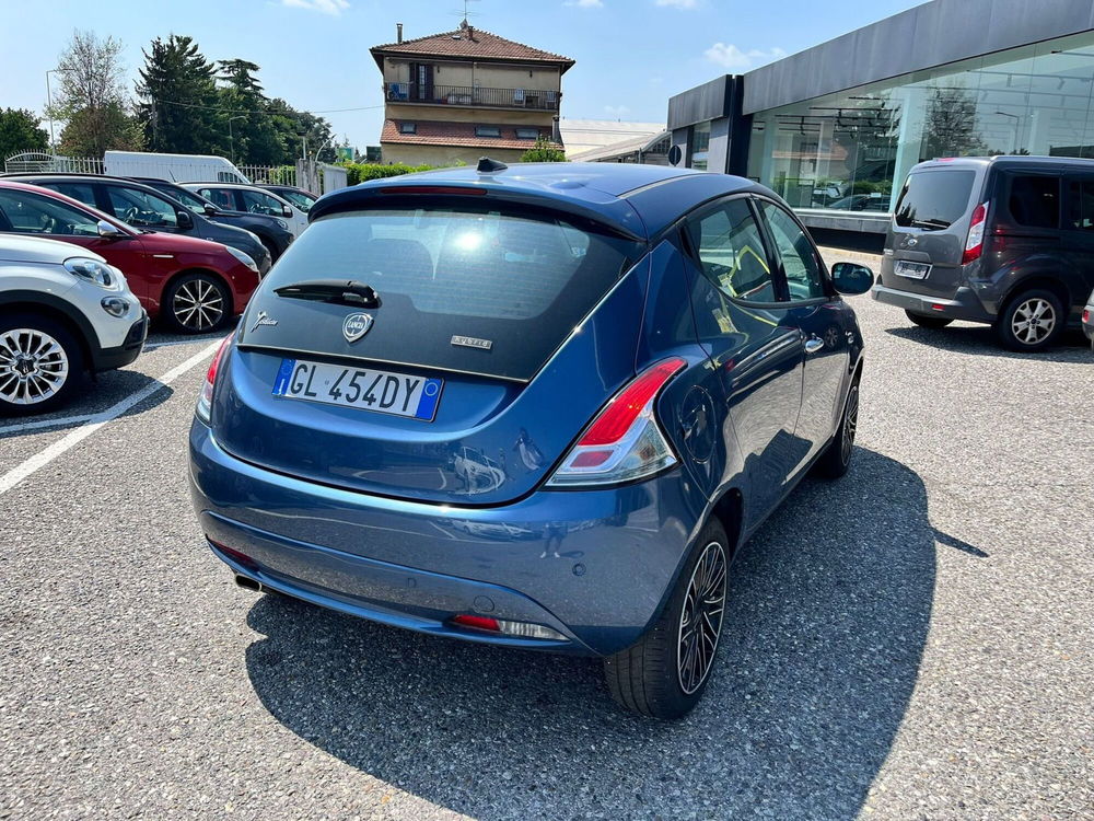 Lancia Ypsilon usata a Milano (6)