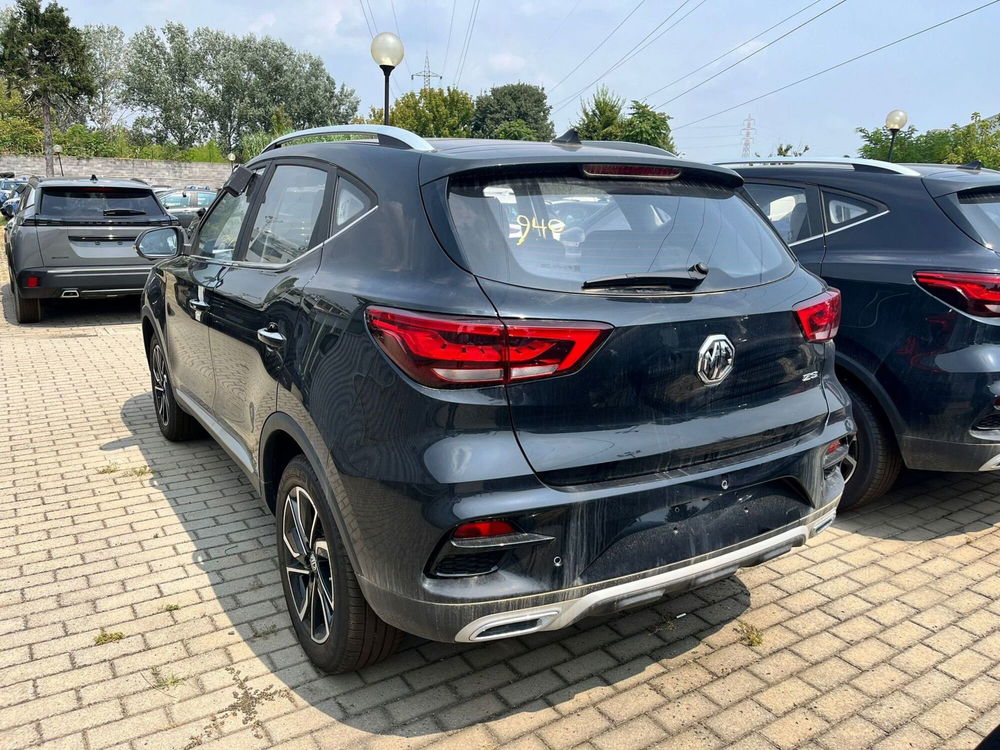 Mg ZS (2021-->) nuova a Milano (6)