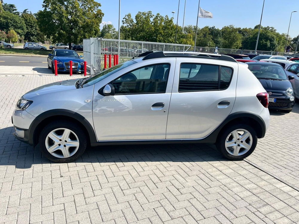 Dacia Sandero usata a Milano (4)