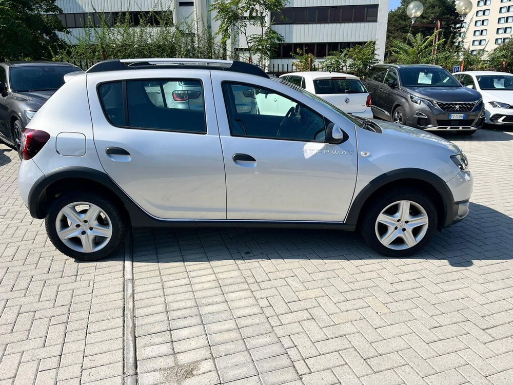 Dacia Sandero usata a Milano (5)