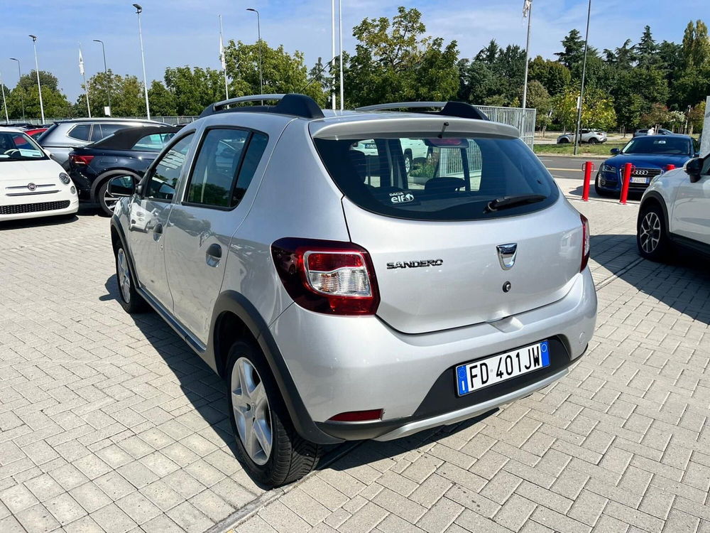 Dacia Sandero usata a Milano (8)