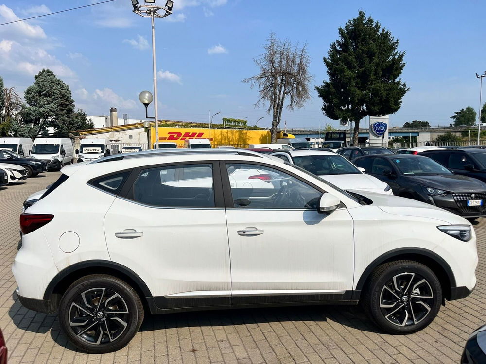 Mg ZS (2021-->) nuova a Milano (5)