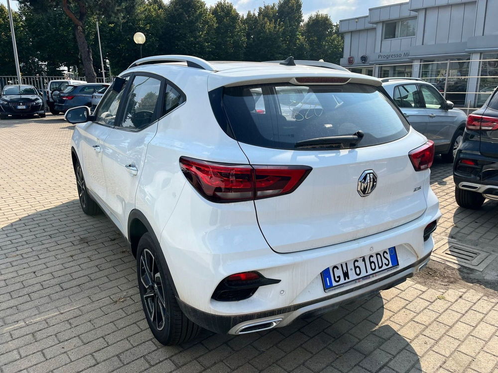 Mg ZS (2021-->) nuova a Milano (6)