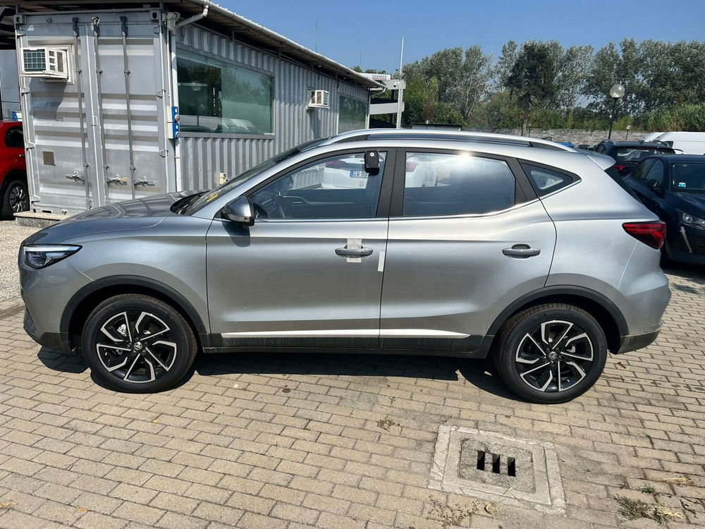 Mg ZS (2021-->) nuova a Milano (3)