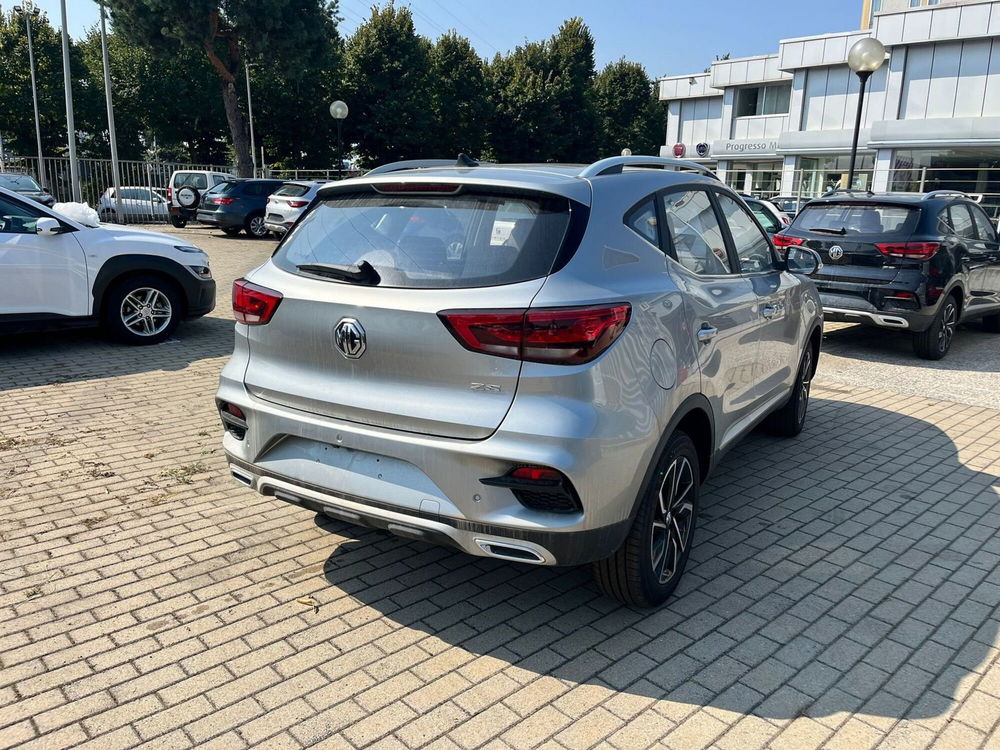 Mg ZS (2021-->) nuova a Milano (6)