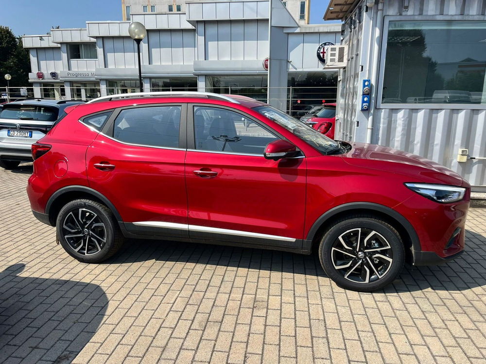 Mg ZS (2021-->) nuova a Milano (5)