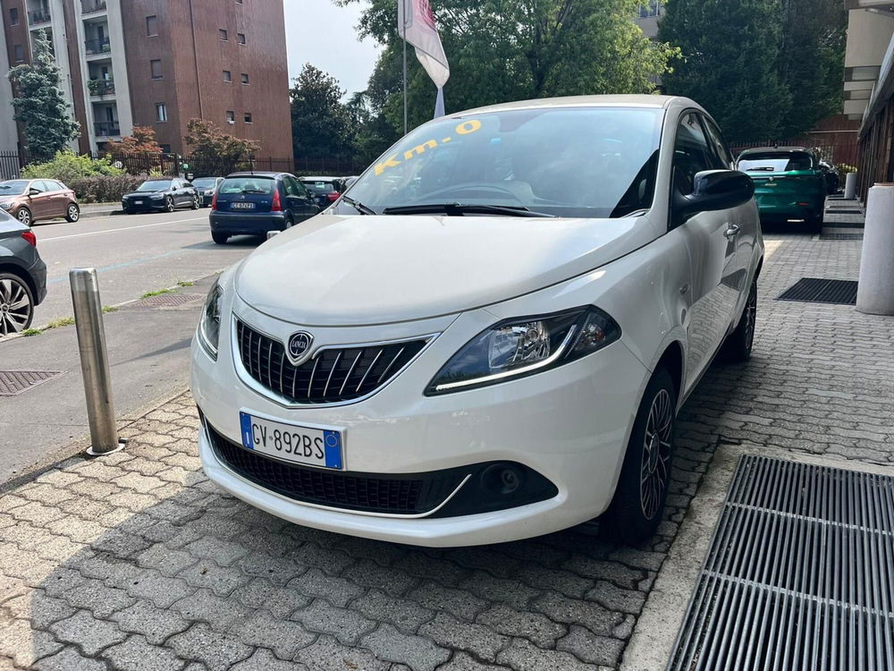 Lancia Ypsilon nuova a Milano