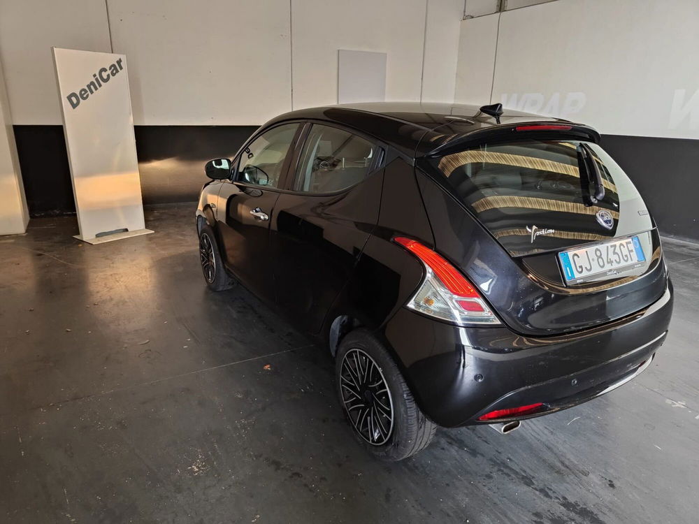 Lancia Ypsilon usata a Milano (5)