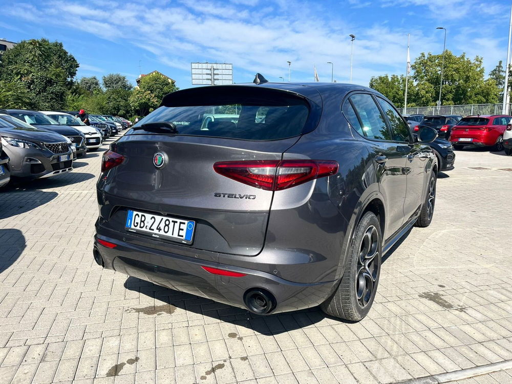 Alfa Romeo Stelvio usata a Milano (7)