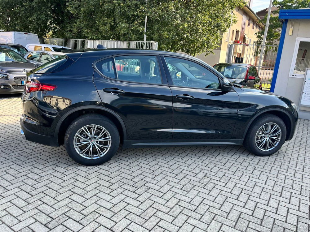 Alfa Romeo Stelvio usata a Milano (5)