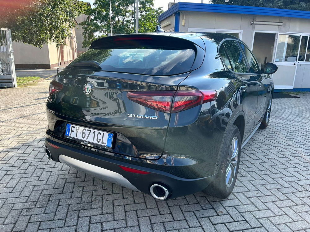 Alfa Romeo Stelvio usata a Milano (7)