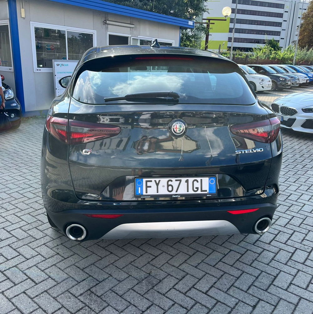 Alfa Romeo Stelvio usata a Milano (8)